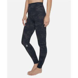 NEW SPANX EcoCare Seamless Leggings Women’s Camo Black Size Medium M Fitted A43